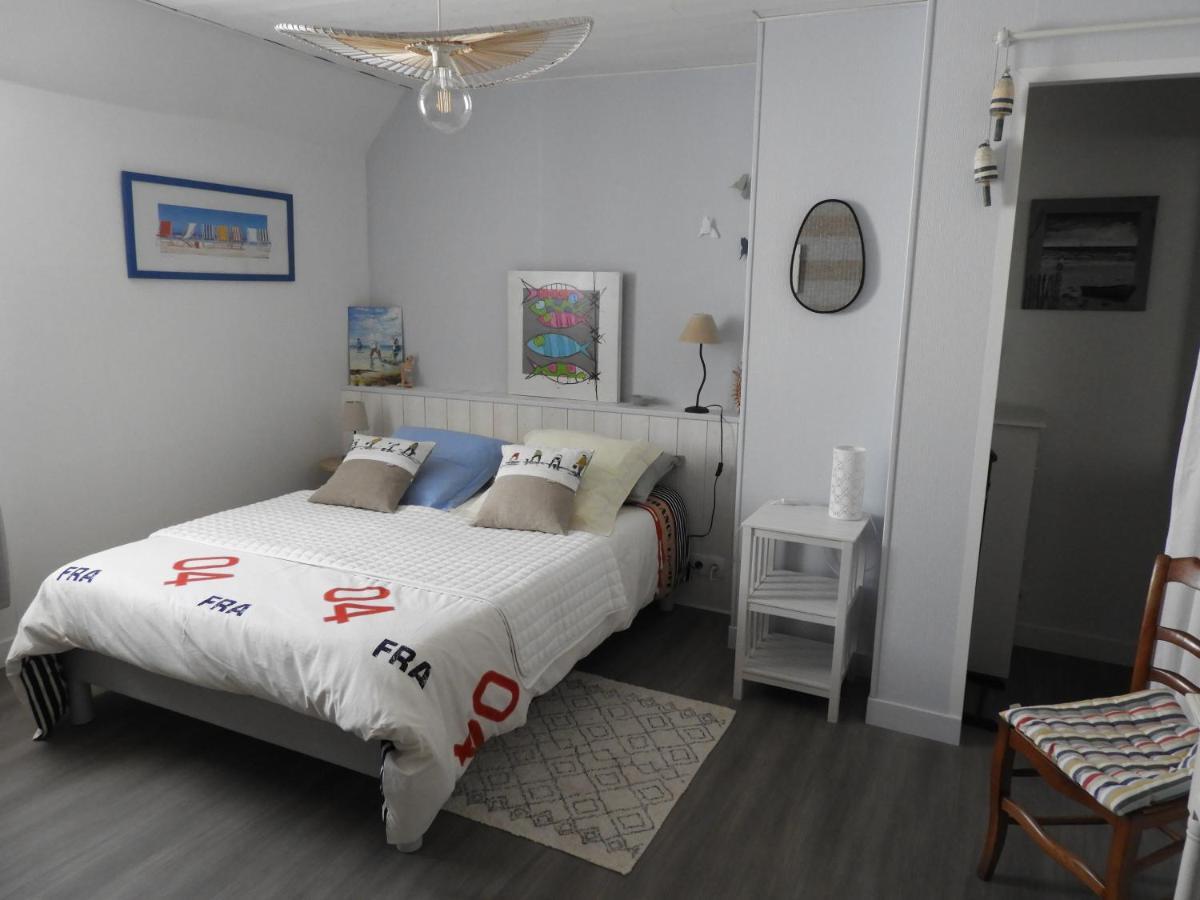 Saint-GuénoléLes Volets Bleus住宿加早餐旅馆 外观 照片