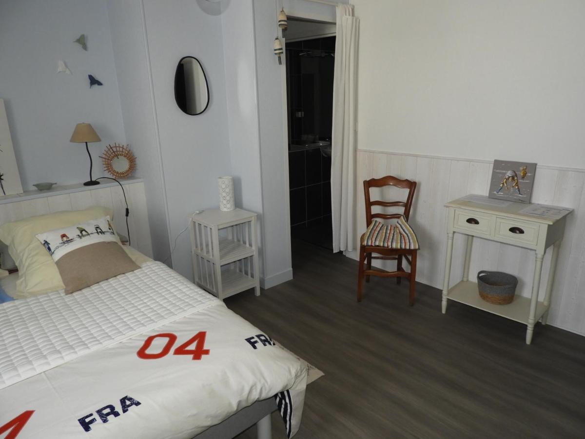Saint-GuénoléLes Volets Bleus住宿加早餐旅馆 外观 照片